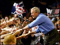 Джордж Буш во время предвыборного турне в штате Огайо
